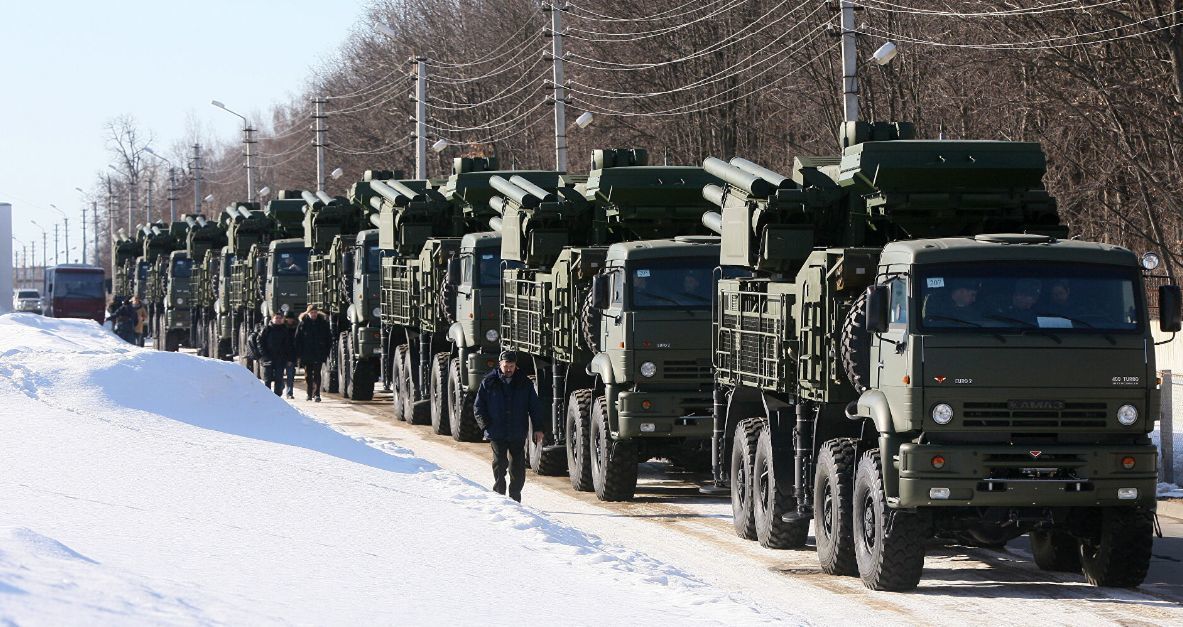 Российские военные комплексы прибыли в Белоруссию.
