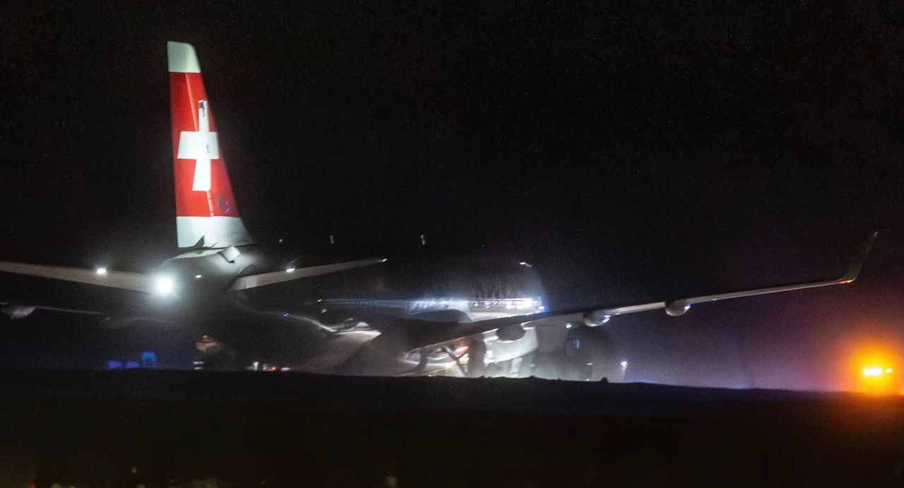 Două avioane au ieșit de pe pistă din cauza vântului în apropierea unei stațiuni de schi populare din Finlanda.