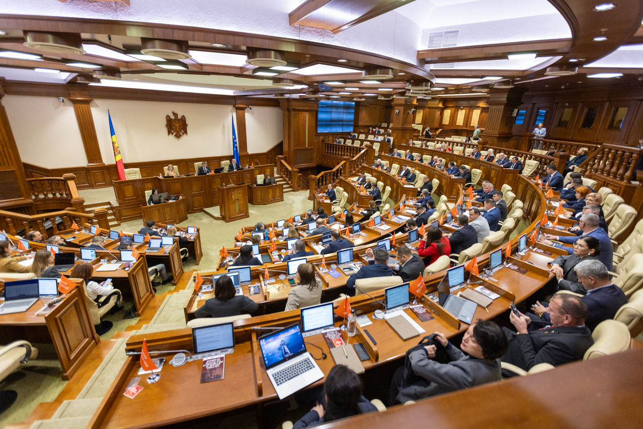 Proiectul de lege privind noua procedură de numire a conducerii BNM, adoptat în prima lectură.
