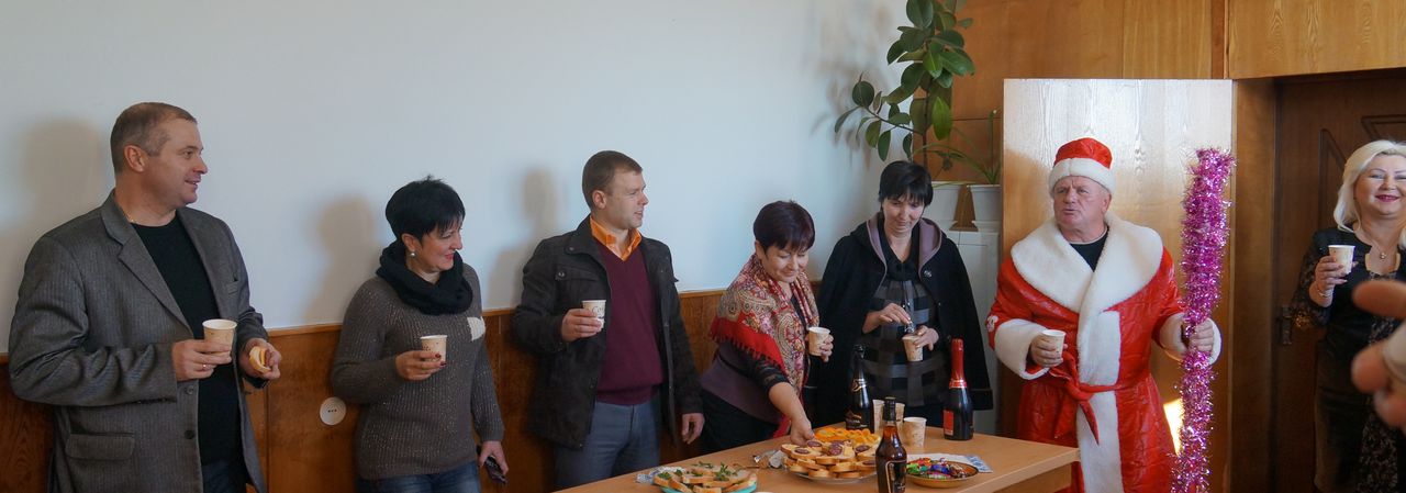 Дед Мороз посетил народных избранников.