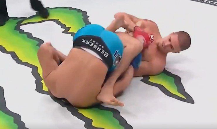 Видео боя появилось в Twitter-аккаунте Bellator MMA.