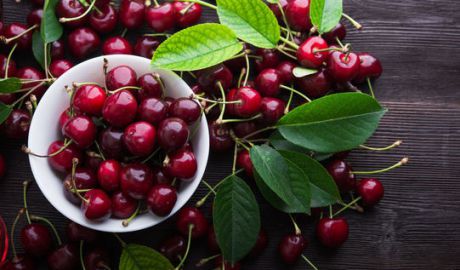 Sucul de cireşe amare si cireşele amare uscate au chiar mai mulţi antioxidanţi decât coacăzele şi sunt mai puternice decât vitamina E.