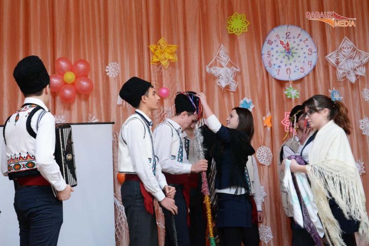 Второй день Нового года у гагаузов известен как праздник скотоводческий (Hayvannarın günü).
