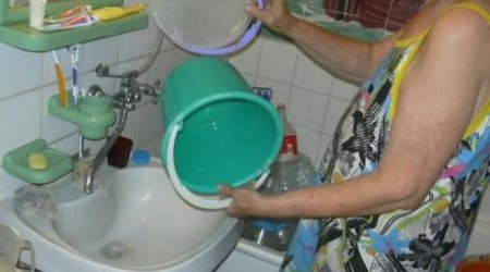 Только с начала этой недели без воды осталось 25 квартир, чей долг составляет около 138 тысяч леев. Фото: pan.md