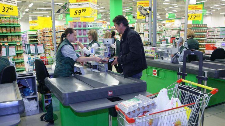 Румынским супермаркетам предлагают набирать продавцов из Молдовы.