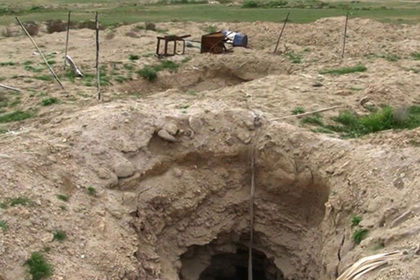 В Сирии обнаружили массовое захоронение жертв ИГ.