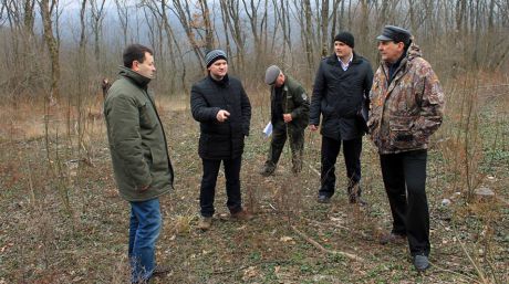 Ministrul Mediului a fost, din nou, la vânat ilegalităţi. Foto: Facebook.com/Valeriu Munteanu