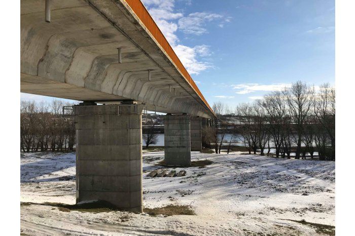 По мосту Гура Быкулуй - Бычок разрешен проезд транспорта грузоподъемностью до 10 тонн.