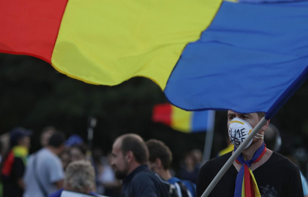 Сотни людей протестовали вчера в столице Румынии.