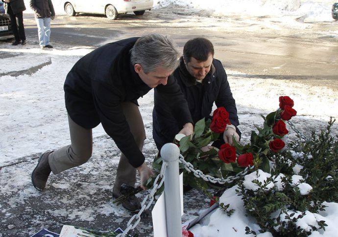 Руководство ЛДПМ выразило также сочувствие всему французскому народу в лице посла Франции в Республике Молдова Пьера Андрю.