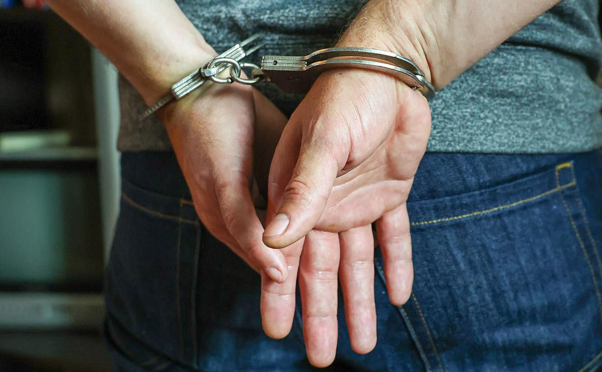 В Молдове мужчина получил 10 лет тюрьмы за изнасилование 14-летней девочки.