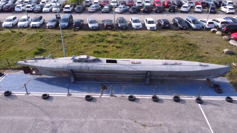 Кокаиновые подлодки возят наркотики из Латинской Америки в Европу.