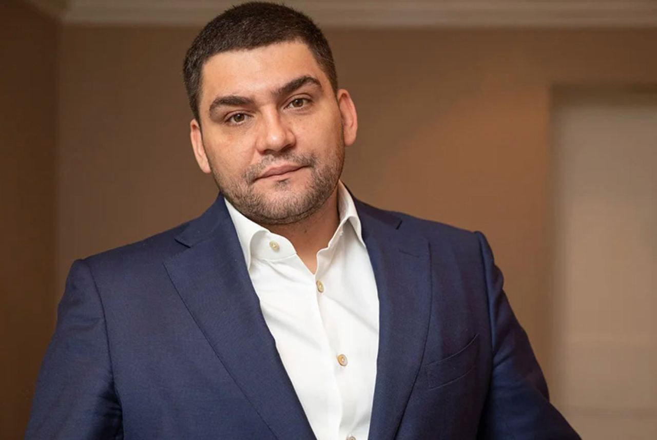Умер 40-летний глава холдинга, производившего средства для прослушки в РФ.