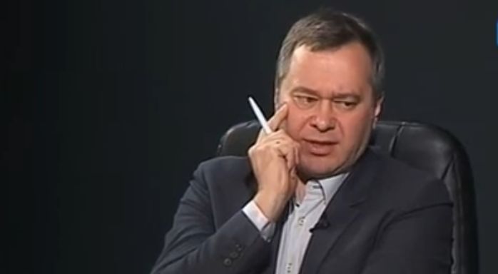 Журналист Артур Ефремов.