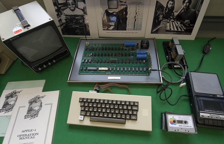 Apple-1 пользовался достаточно большим спросом и произвел революцию в сфере вычислительной техники.