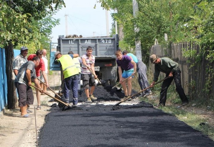 Всего в 2014 году на восстановление дорожного полотна в Яловенском районе перечислено 15,7 миллиона леев.