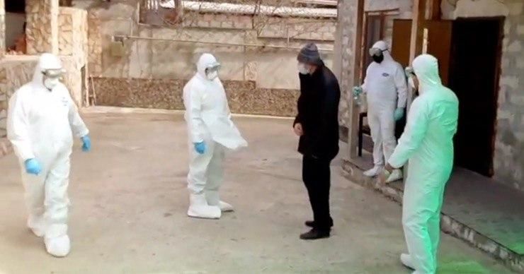 Мужчина не считает, что подверг риску всех, с кем контактировал целые сутки, пока его не вернули в палату.