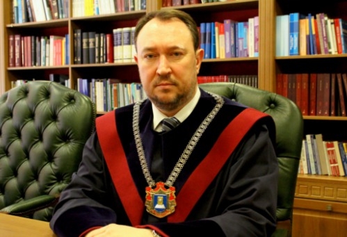 Președintele Curții Constituționale, Alexandru Tănase, susține cu insistență modificarea sistemului electoral. 