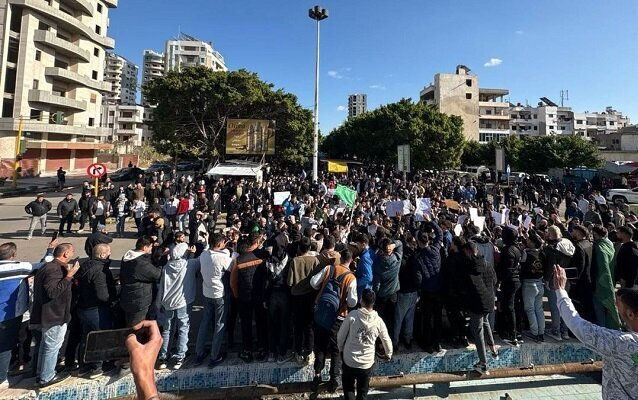 Proteste ample au izbucnit la Teheran pe fondul scăderii monedei naționale.