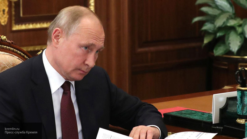 Владимир Путин подписал закон, который предполагает ограничение службы по контракту в российской армии для иностранцев.