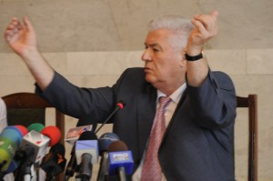 Am avut o adevărată satisfacție să aflu, dle Voronin, că îmi citiți scrisorile prin propriii ochelari!