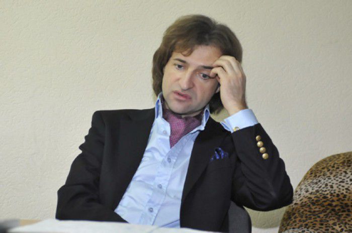 Fostul deputat liberal-democrat Călin Vieru se alătură fostului ministru al Apărării, Anatol Șalaru. Foto: timpul.md