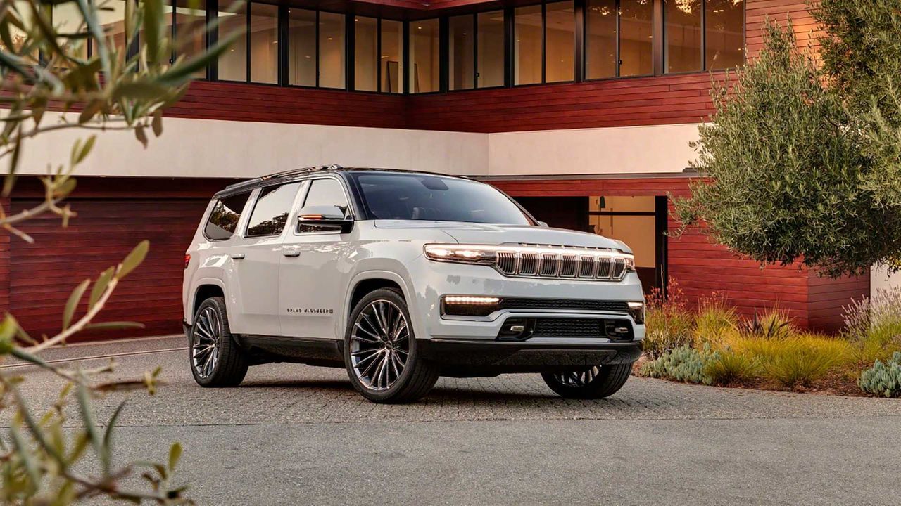 Jeep представил современную версию внедорожника Grand Wagoneer.