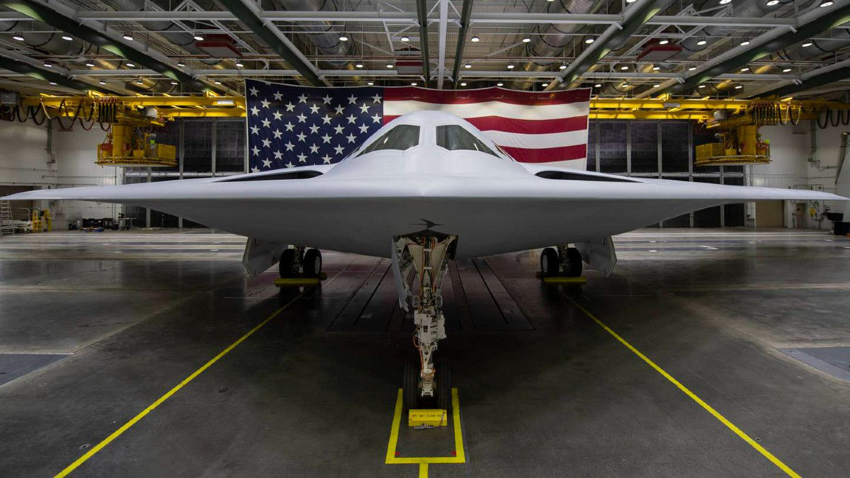 ВВС США представили новый стелс-бомбардировщик В-21 ценой $692 миллиона.