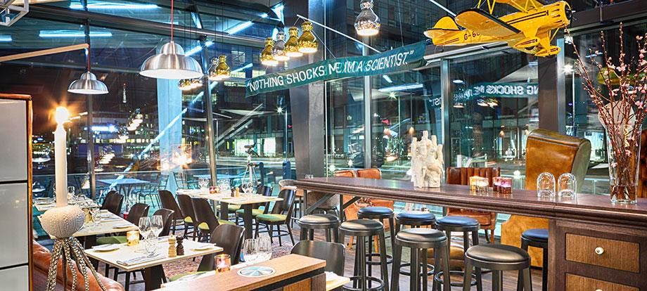 Magazinele și restaurantele care nu mai acceptă plata în numerar. Foto: GIS Warsaw