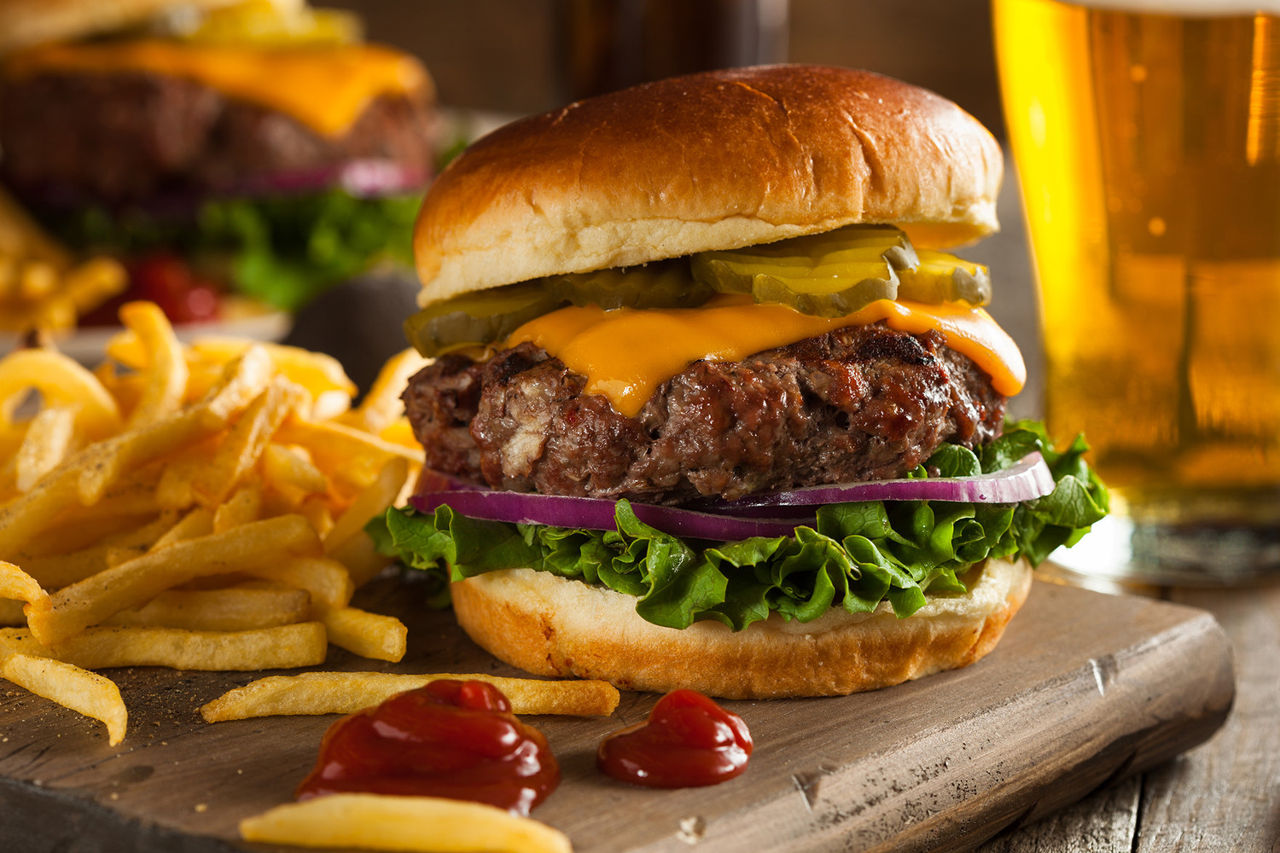 Un restaurant din SUA gătește chiftele pentru burgeri în același ulei timp de 100 de ani.