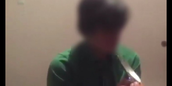 Un minor a transmis live pe Facebook cum consuma droguri.