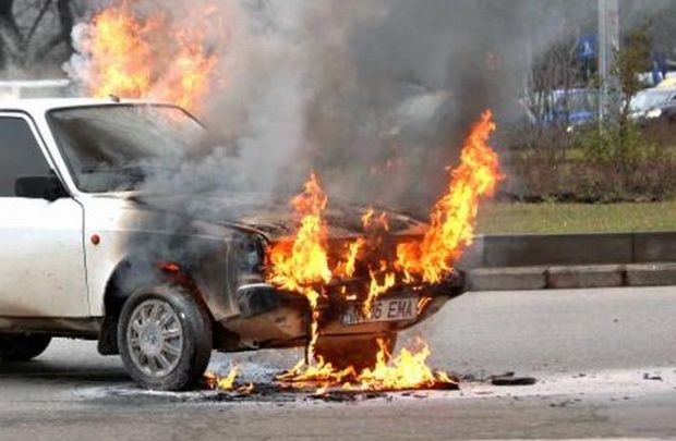 România: Mașina unui moldovean, dotată cu gaz a exploadat