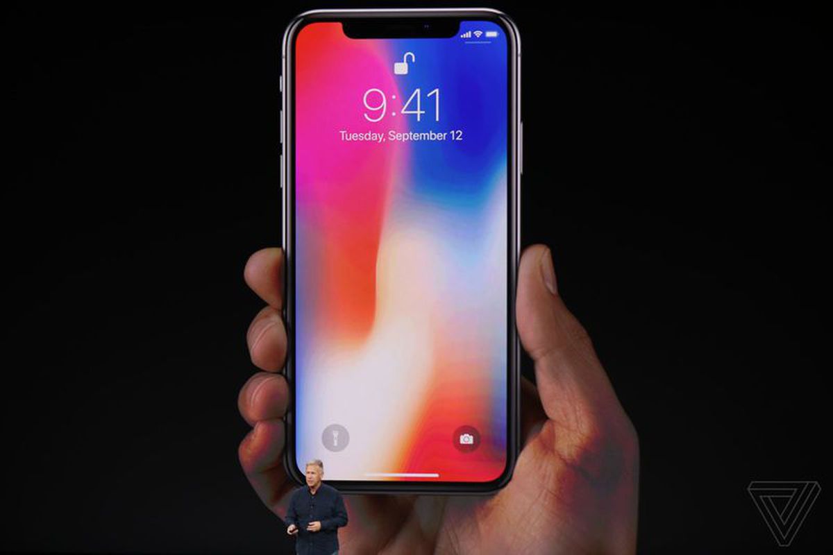 Modelul iPhone X, cel mai scump telefon vândut vreodată de Apple. Foto: Apple