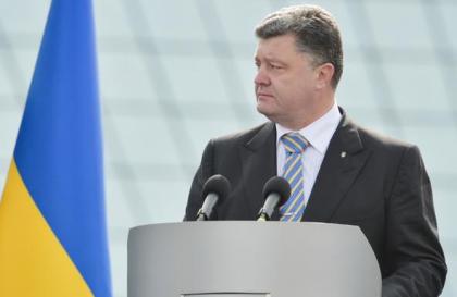 Порошенко заявил, что отменит в стране празднование Дня защитника Отечества 23 февраля. Фото: @poroshenko / Twitter