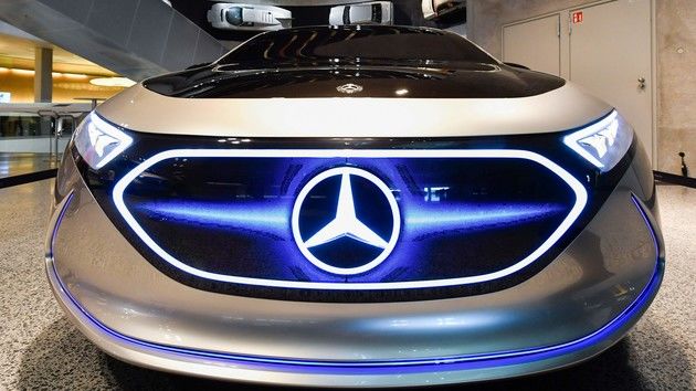 Mercedes-Benz отказывается от бензина и дизеля.