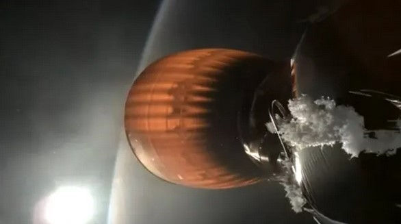 Ракета Falcon 9 компании Илона Маска столкнулась с аномалией на орбите.