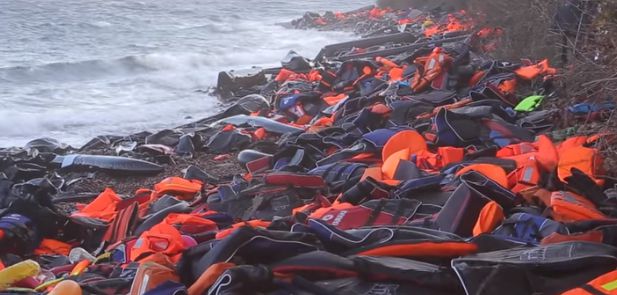 В 2015 году в страны ЕС морем прибыло около 800 тыс. человек.