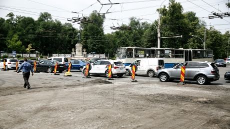 Noi restricţii de circulaţie pe Bulevardul Ştefan cel Mare şi Sfânt.