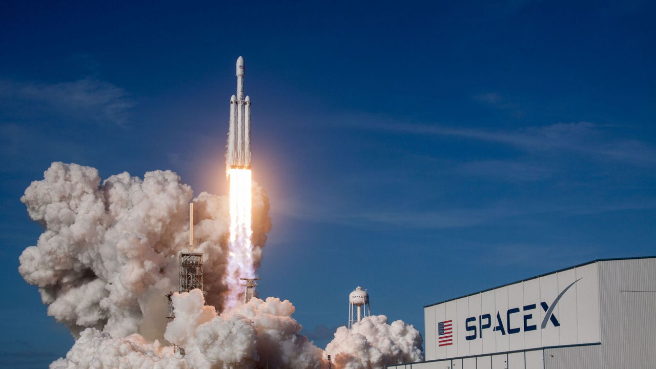 SpaceX планирует осуществить 144 запуска ракет на орбиту в 2024 году.