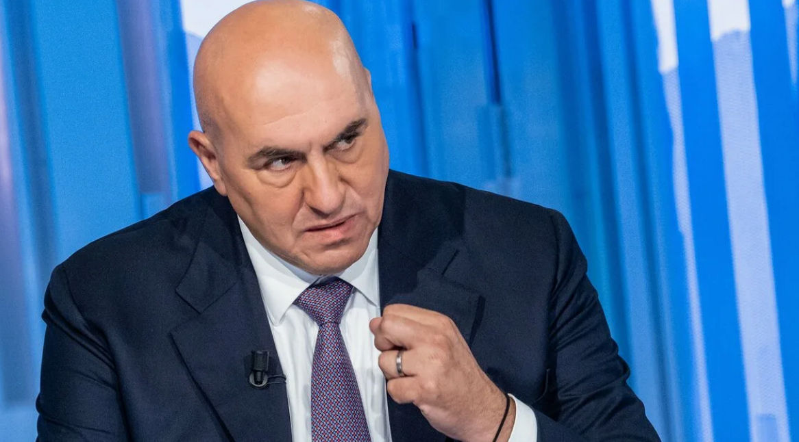 Крозетто: Заявления Макрона о войсках в Украине увеличивают напряженность.
