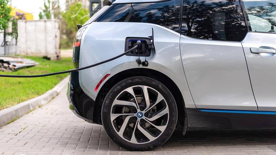 Vânzările de vehicule electrice au stabilit un nou record în 2025.