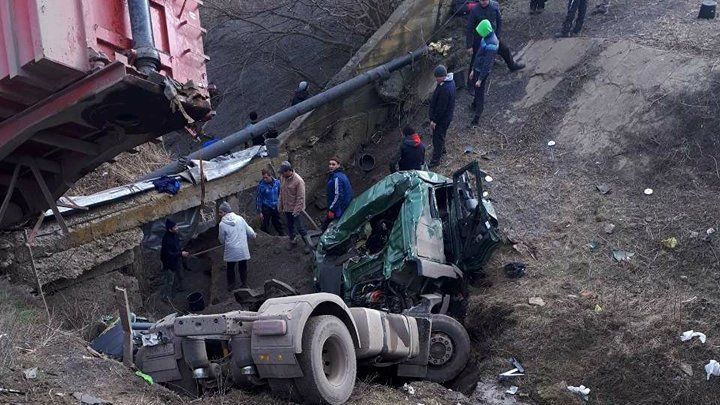 Accident la Taraclia: Şoferul a scăpat cu viaţă în mod miraculos. Foto: publika.md