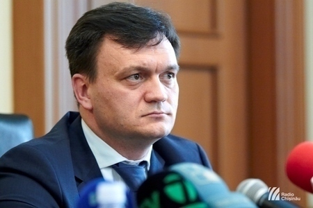 Речан уходит в частную сферу деятельности.