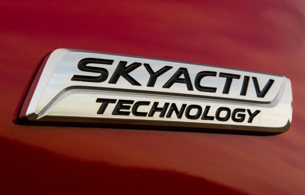 Mazda promite un motor pe benzină cu emisii similare cu cele ale unei mașini electrice.