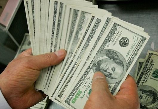 Investiţiile din motive politice se fac în zona Asia-Pacific, în special în state unde China se consideră în competiţie cu Japonia pentru poziţia de lider regional.