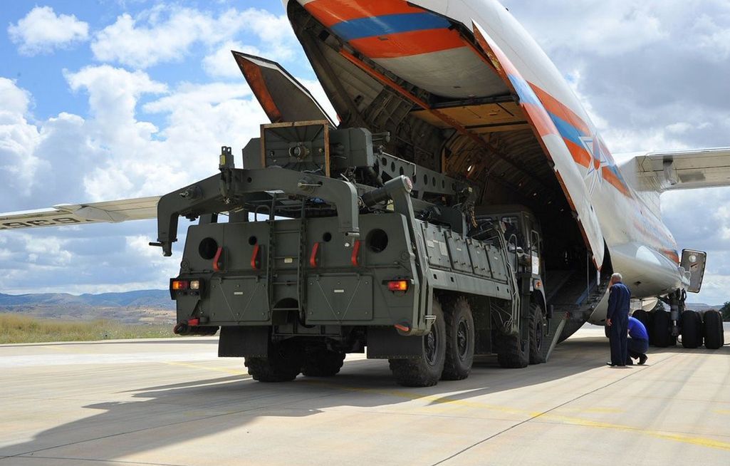США подготовили три пакета санкций против Турции за покупку С-400.