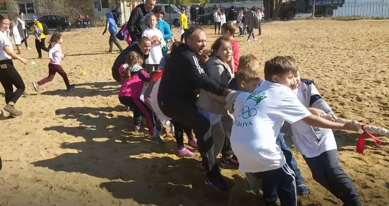Андриан Канду и его старший сын приняли участие в традиционном забеге по парку Валя Морилор.