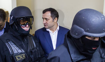 В прошлый понедельник Филат объявил о голодовке, которая продолжается по сей день.