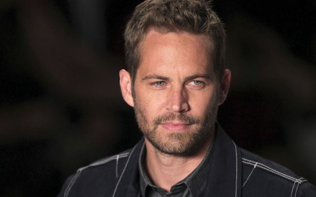 Paul Walker, cunoscut pentru interpretările sale din filmele „The Fast and The Furious”, a murit sâmbătă într-un accident de maşină în California.