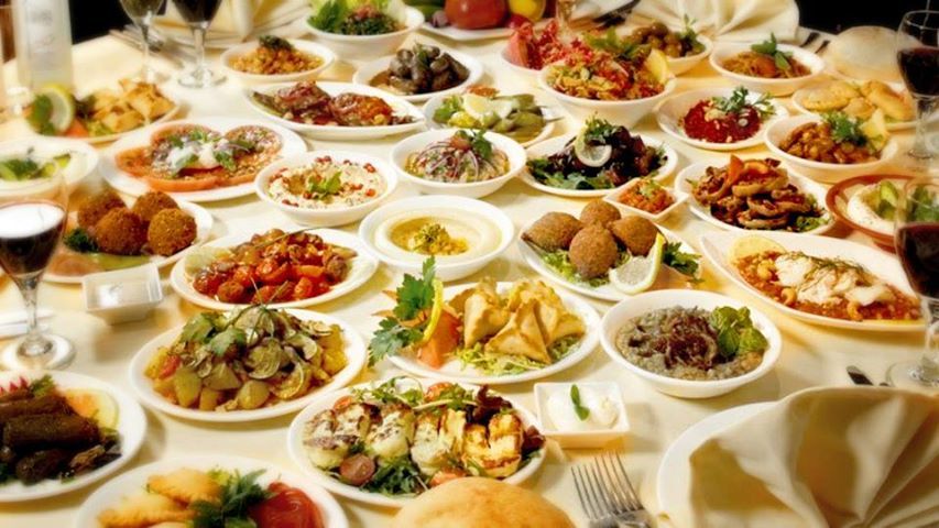 Câteva dintre cauzele cel mai des întâlnite ale balonării sunt alimentația excesivă. 